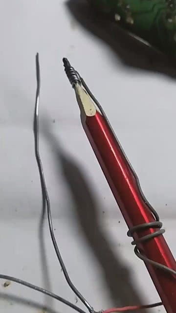 用铅笔也可以做电烙铁